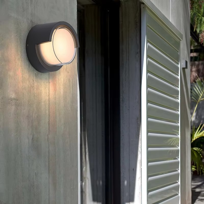 Outdoor Wall Lamp with Motion Sensor – Modern Design