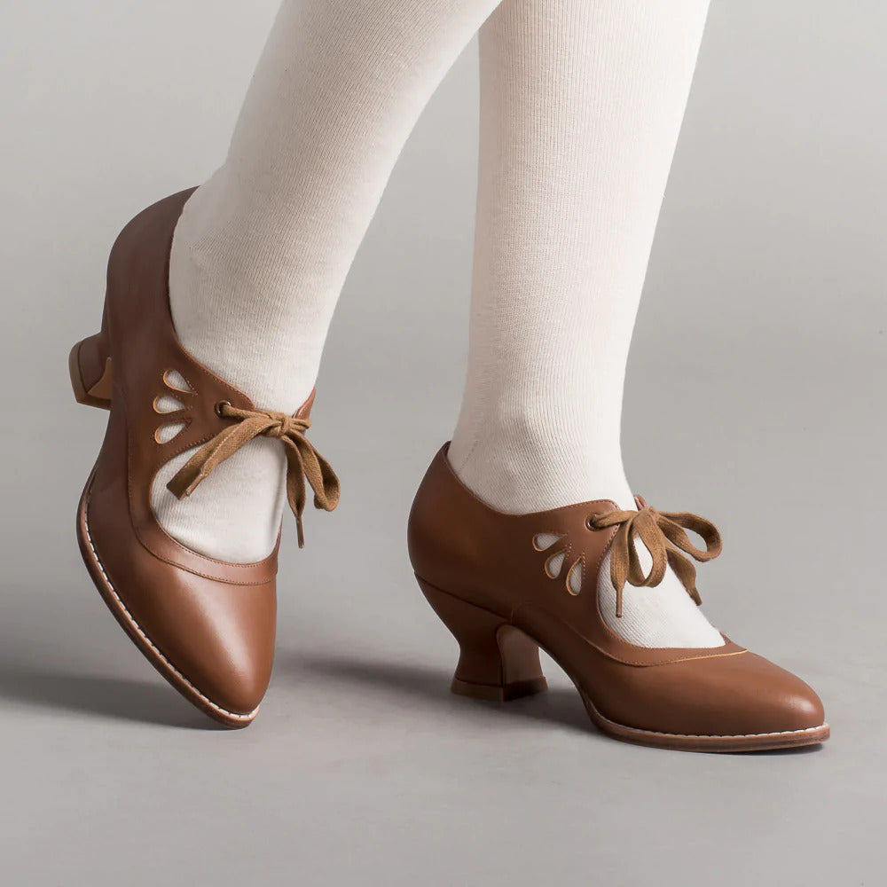 Orthopaedic Leather Court Shoes – Viviana
