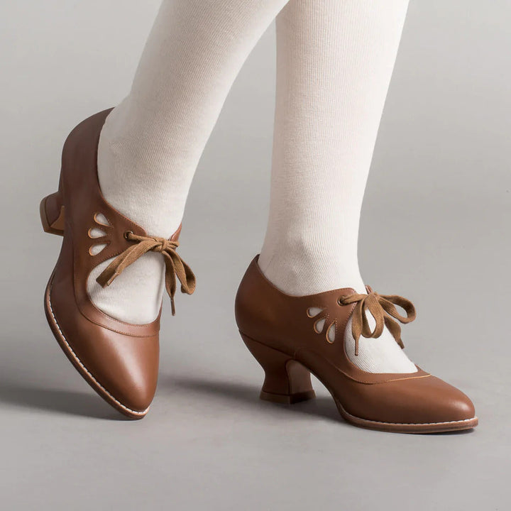Orthopaedic Leather Court Shoes – Viviana
