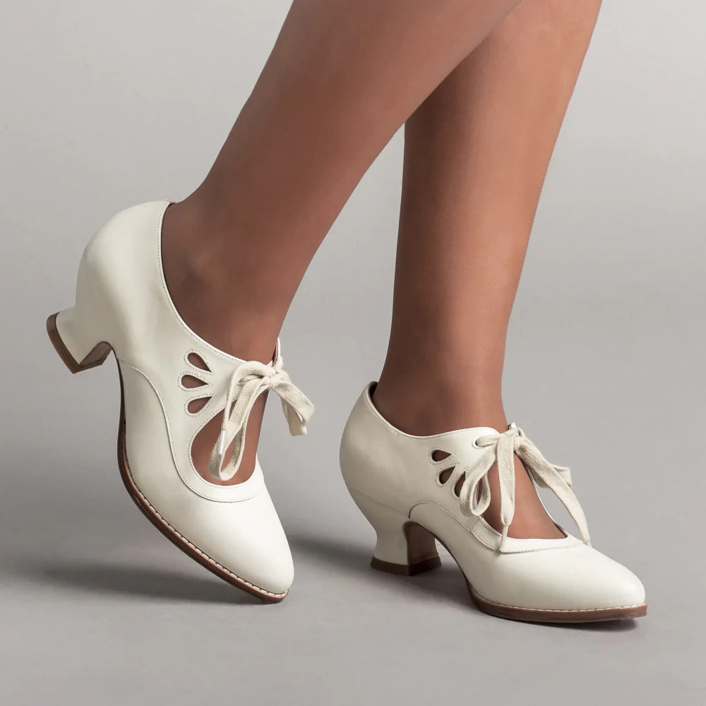 Orthopaedic Leather Court Shoes – Viviana