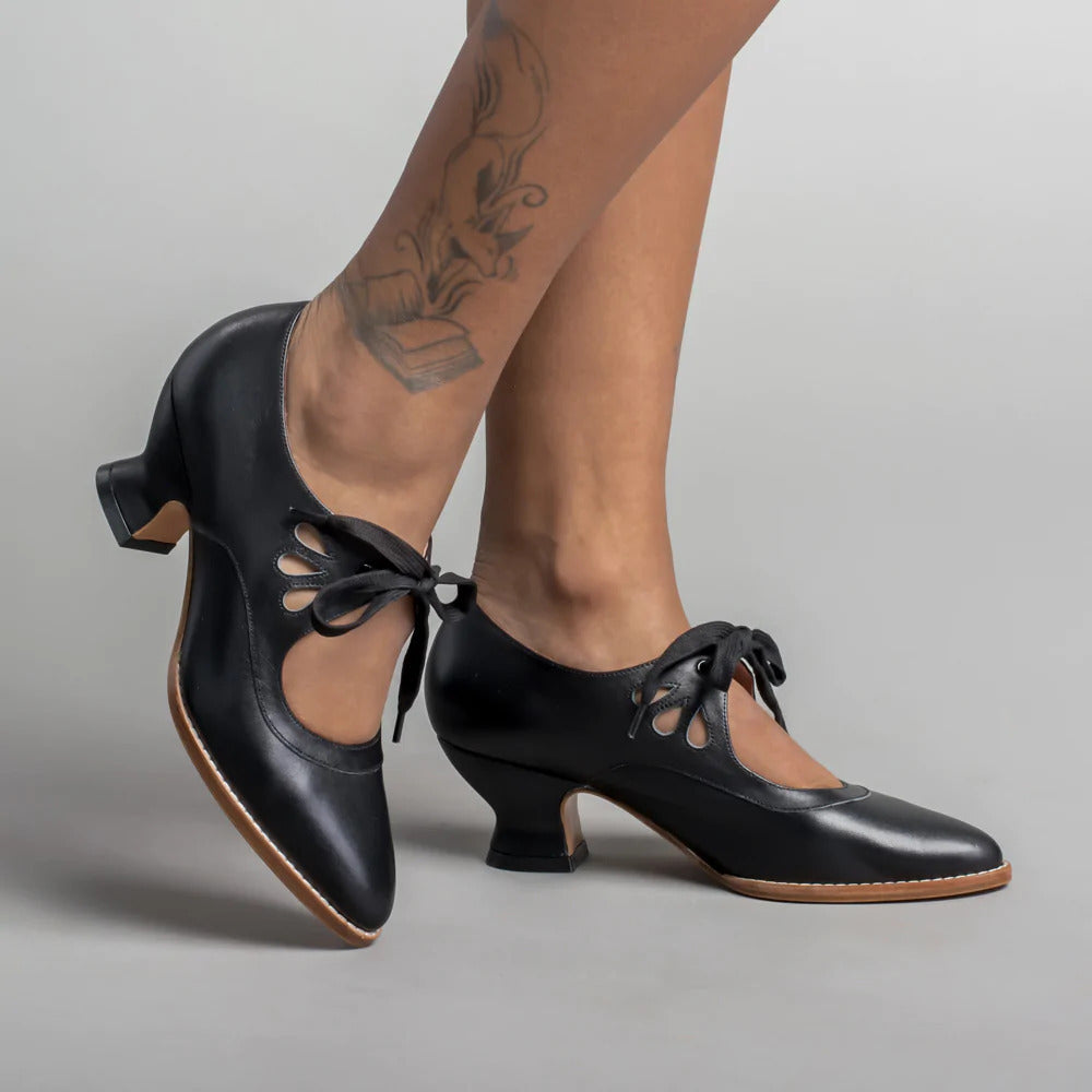 Orthopaedic Leather Court Shoes – Viviana