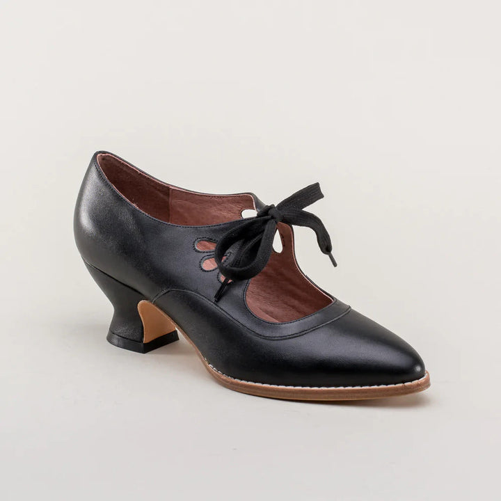 Orthopaedic Leather Court Shoes – Viviana