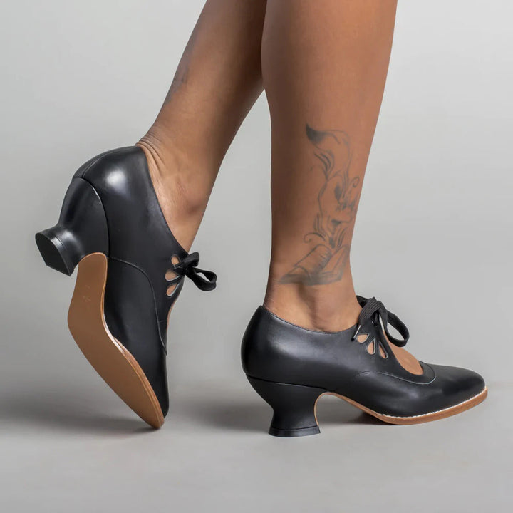Orthopaedic Leather Court Shoes – Viviana