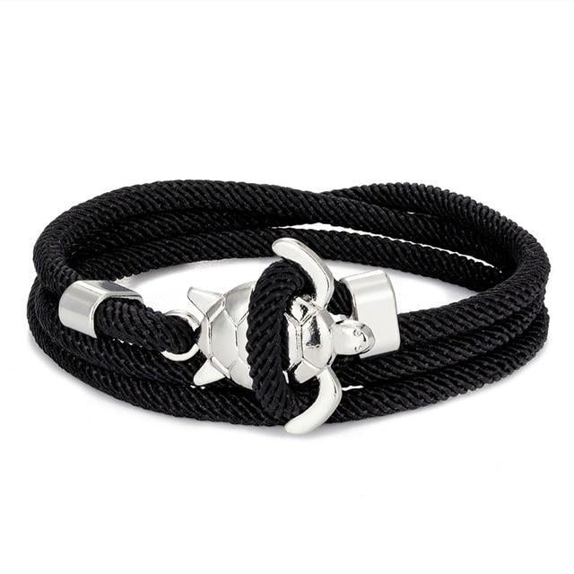 Elegant silver bracelet with sea turtle motif