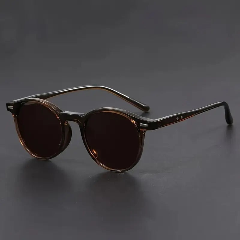 Men's Sunglasses - Lightweight Round Frame in Tortoiseshell