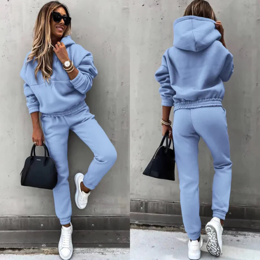 Women’s Sporty Tracksuit – Winter Active Layer