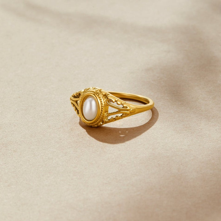 Elegant pearl ring in vintage style