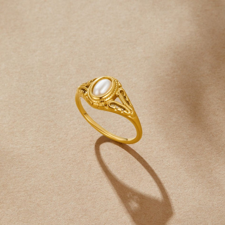 Elegant pearl ring in vintage style