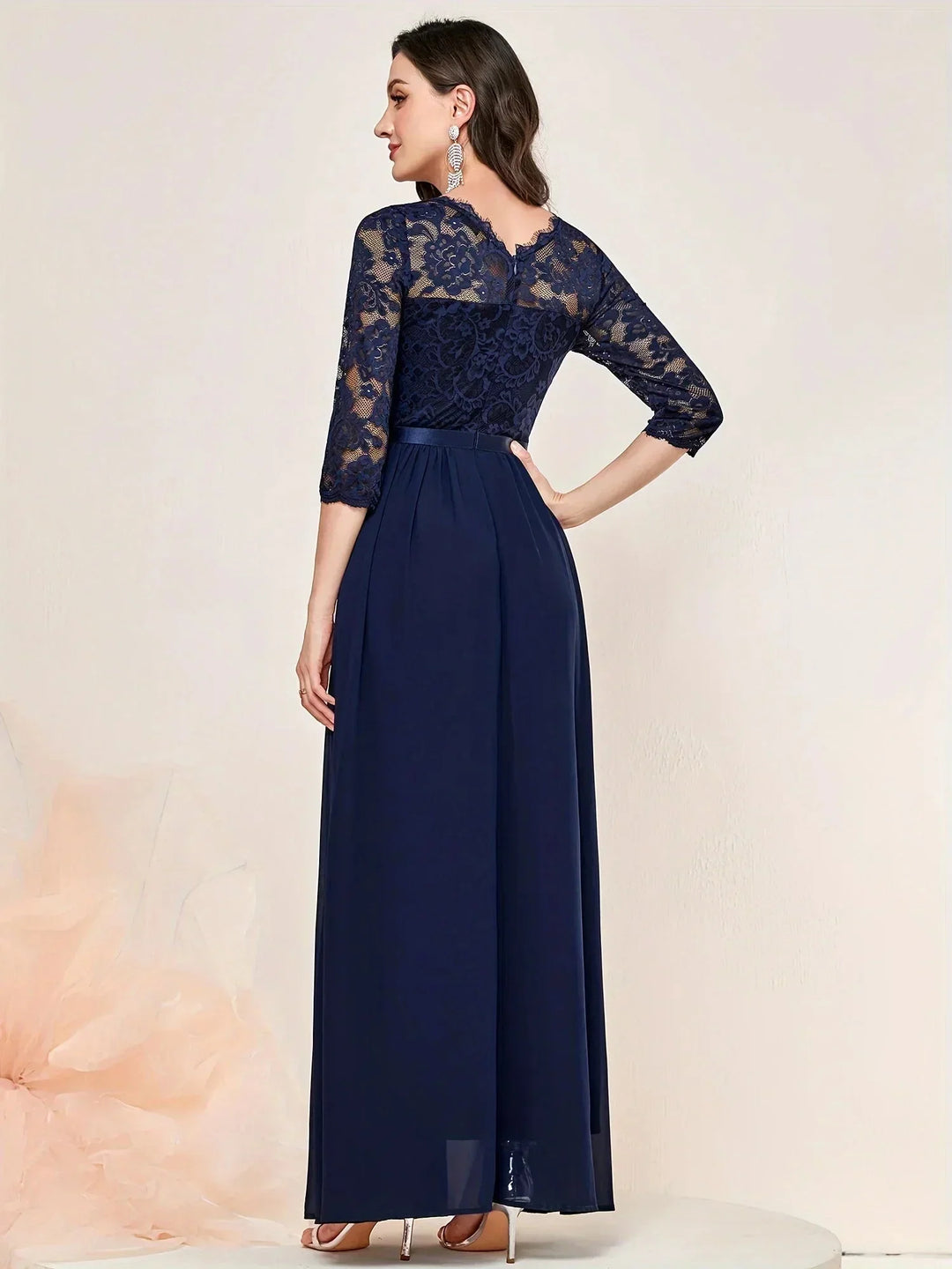 Women's Lace Pleated Maxi Dress with Round Neck